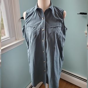 Columbia sleeveless top. Perfect for hiking.